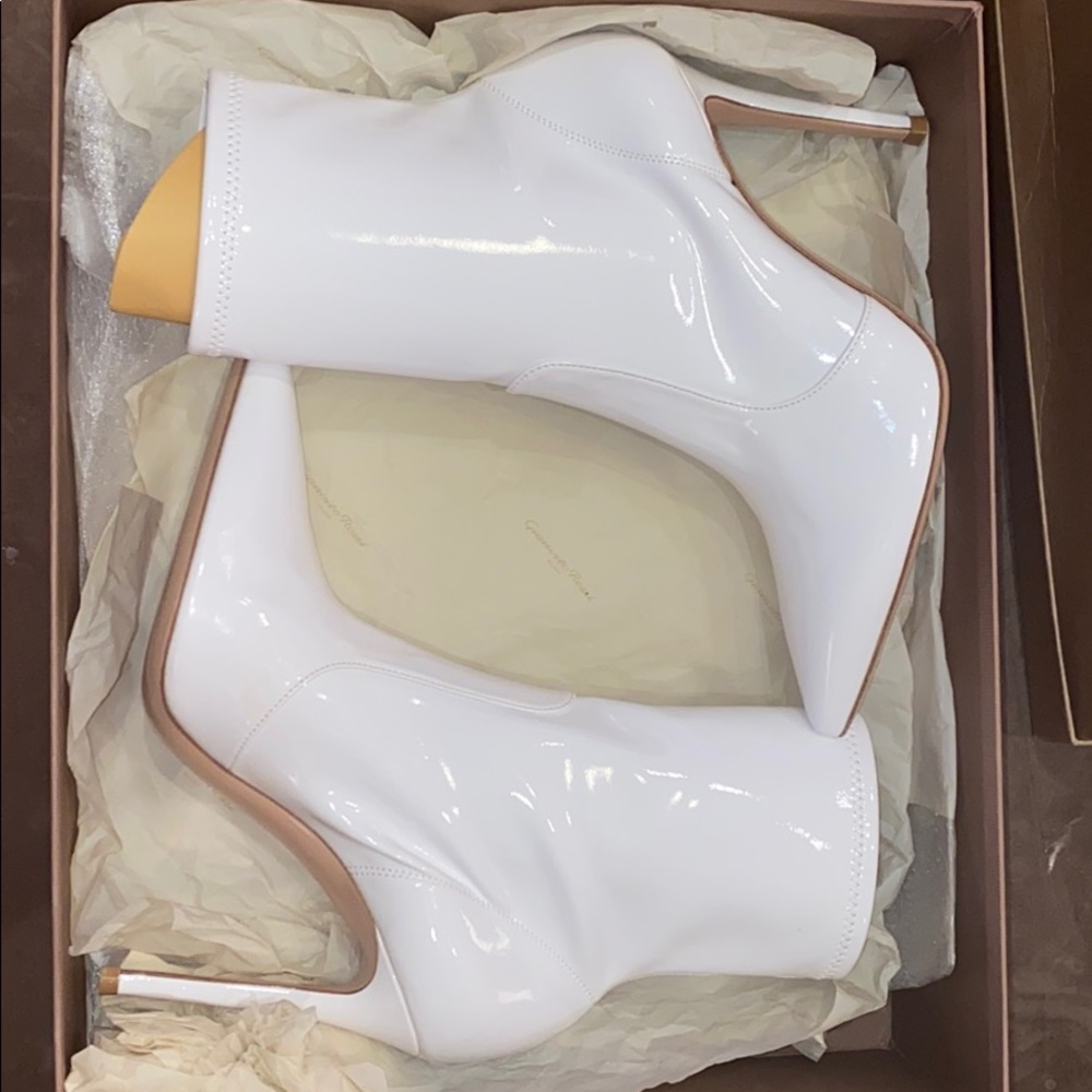 New White Gianvito Rossi Boots!